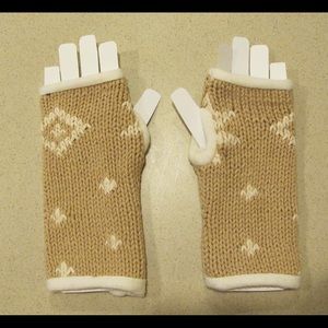 Wrist length texting gloves
